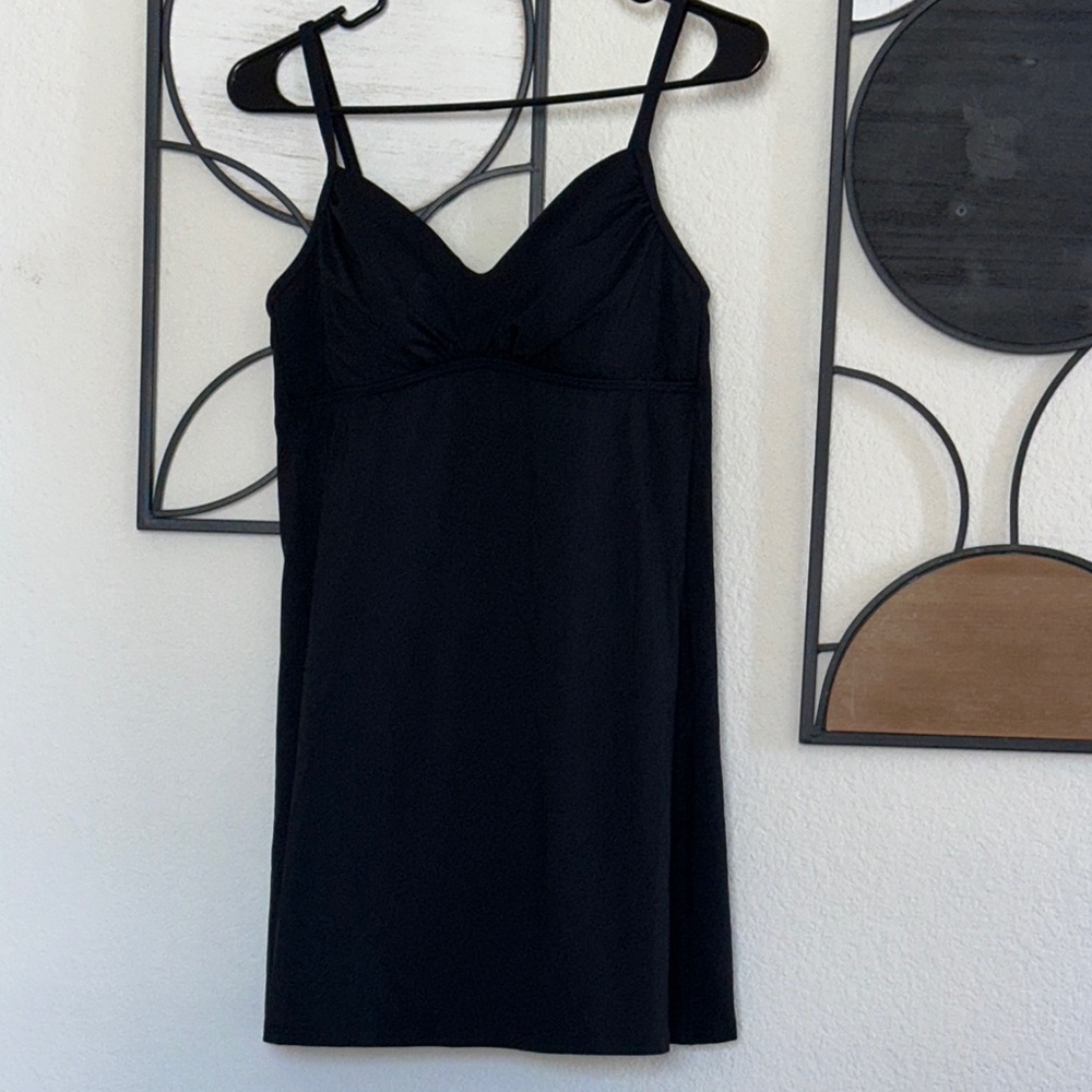 Lands' End Black One Piece Swimwear Sleek Minimalist Design